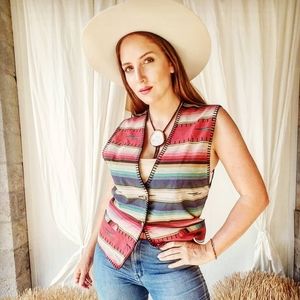 Vintage Colorful Southwestern Vest!🐎